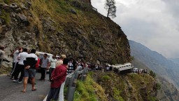 Shimla bus accident: Himachal CM Sukhu, Governor Shiv Pratap Shukla express condolence to families of victims